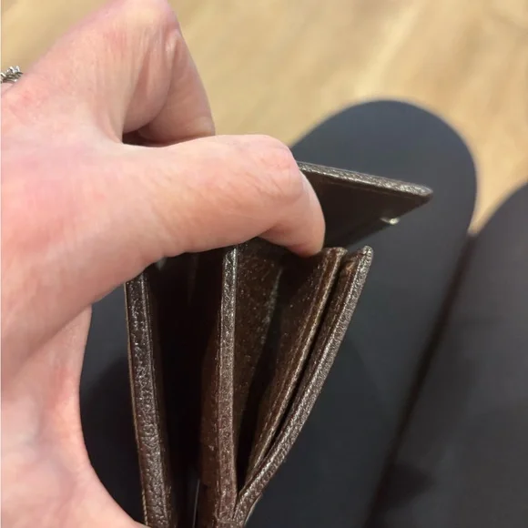 Gucci Tan and Brown Monogram Wallet - Picture 7 of 16